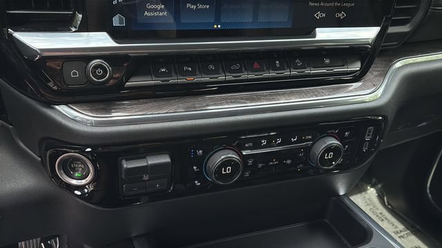 Used 2023 Chevrolet Silverado 1500 LTZ w/ LTZ Premium Package AWD/4WD image 31