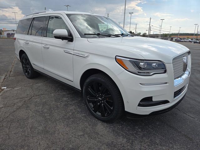 Used 2023 Lincoln Navigator Reserve w/ Monochromatic Package RWD video 2