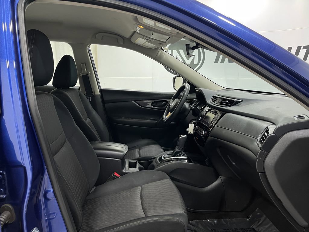Used 2019 Nissan Rogue S image 28