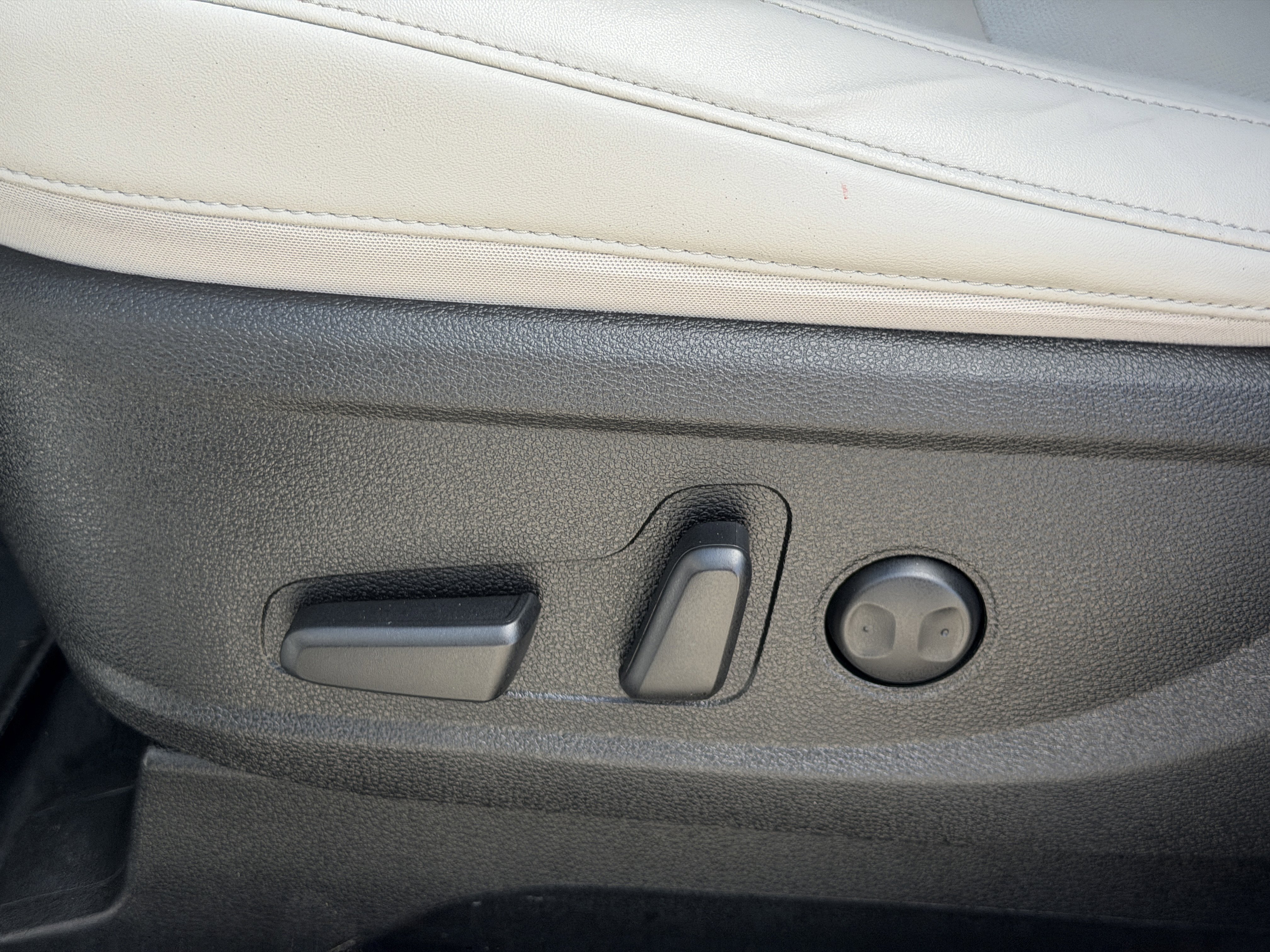 Certified 2023 Kia Telluride S image 20