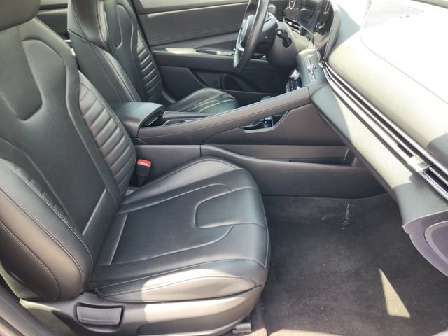 Used 2025 Hyundai Elantra Limited FWD image 15