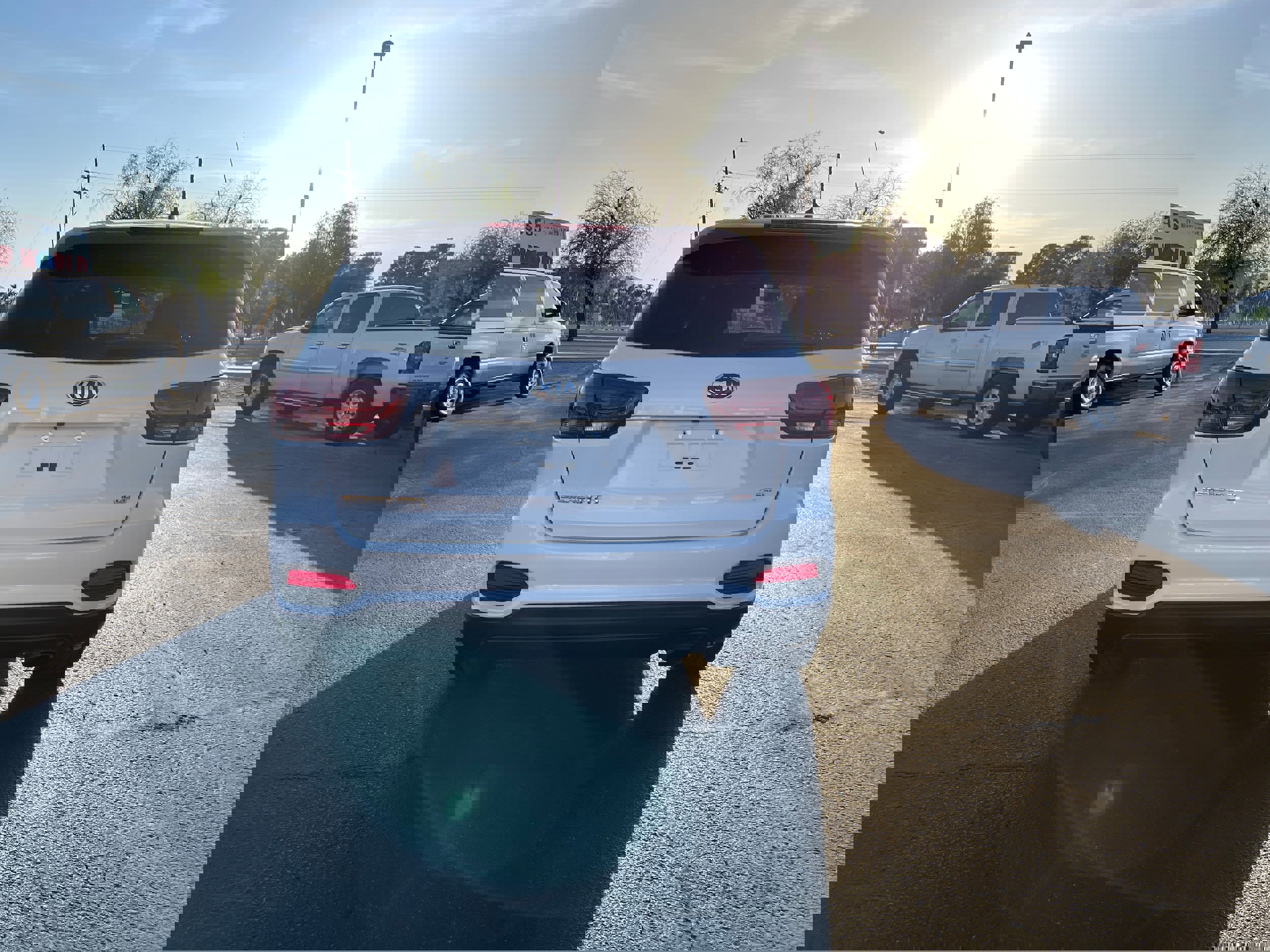 Used 2019 Kia Sorento LX image 4