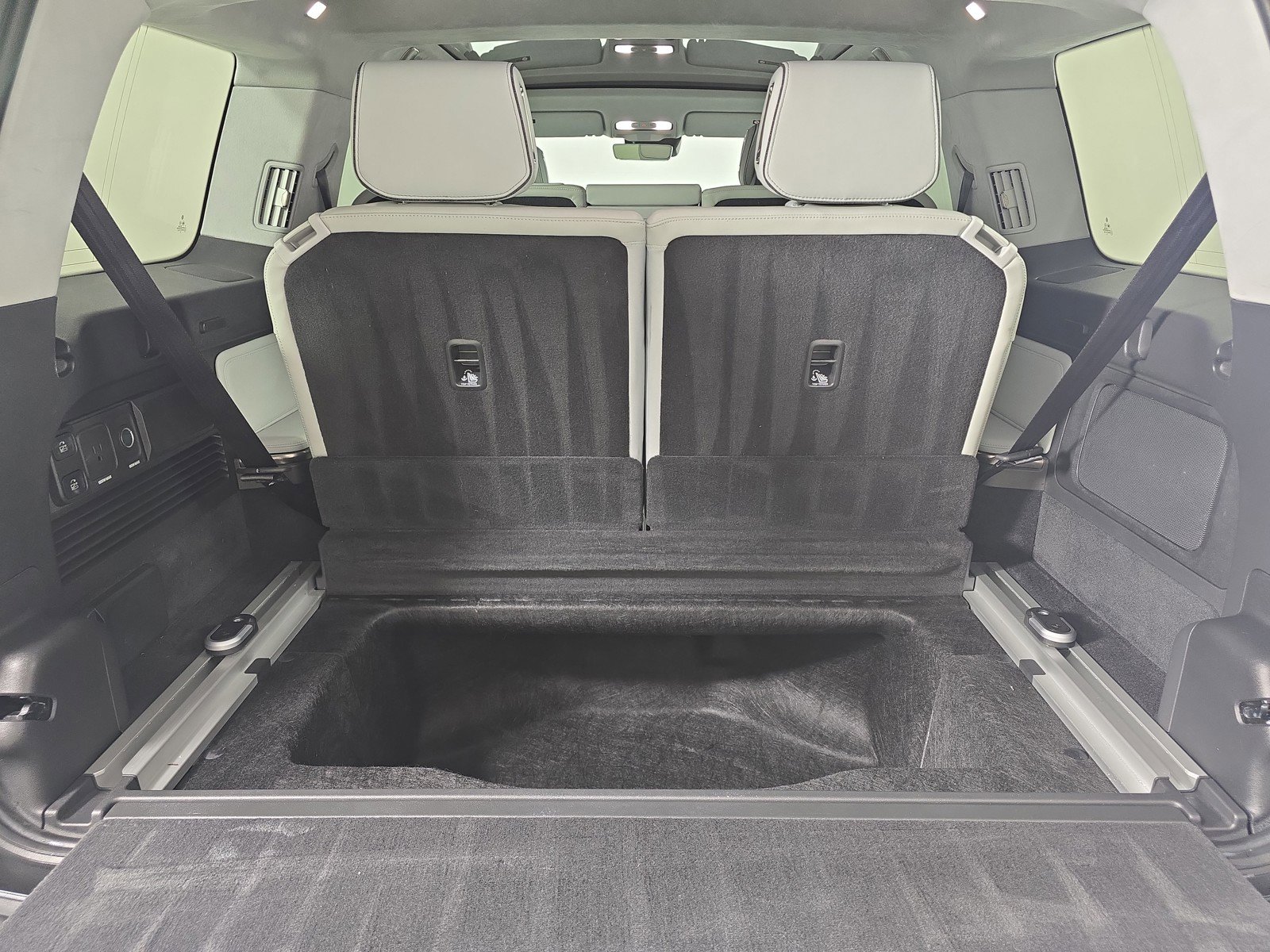 Used 2024 Rivian R1S Adventure AWD/4WD image 26