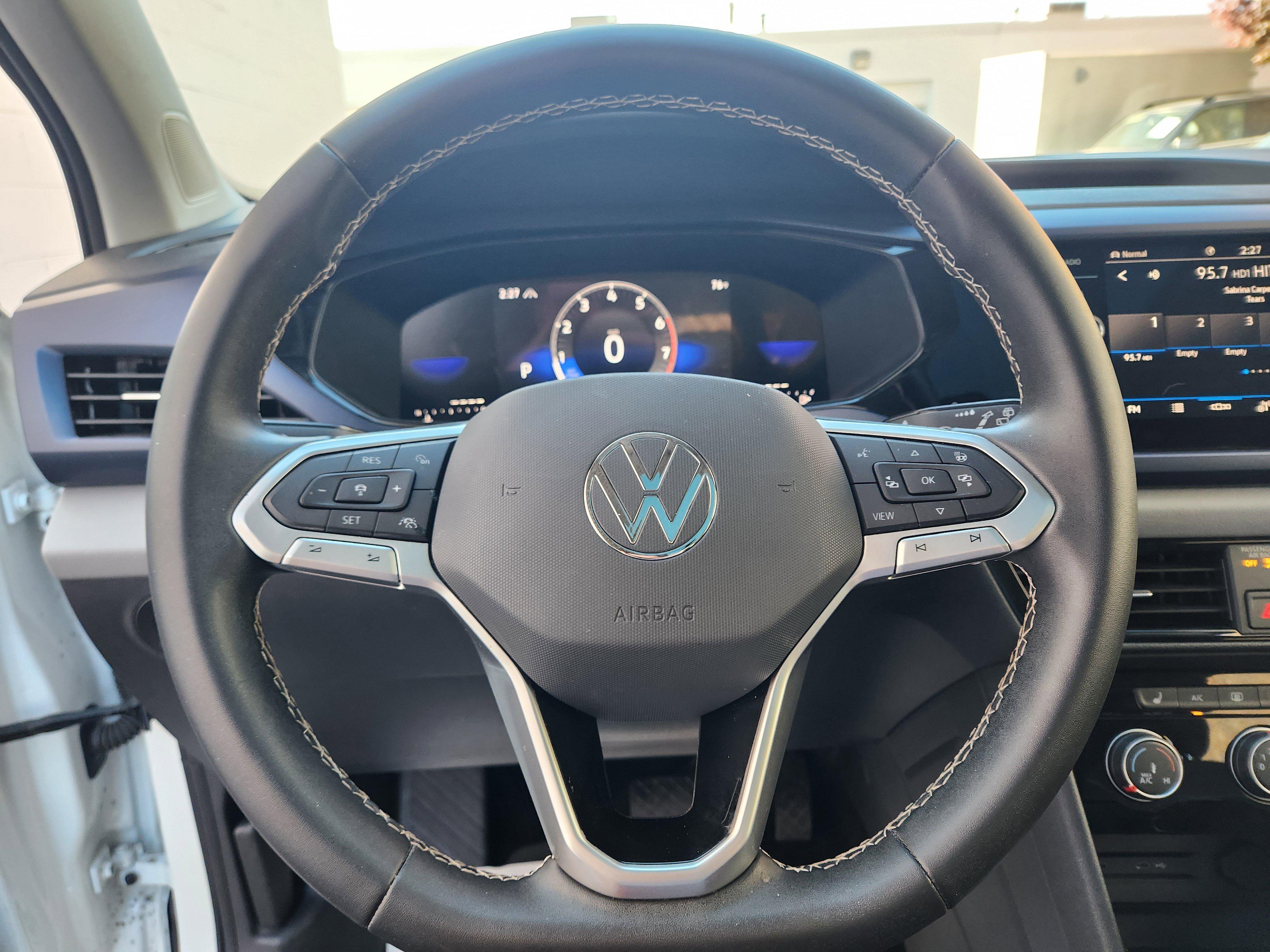 Certified 2023 Volkswagen Taos SE w/ Panoramic Sunroof Package image 10