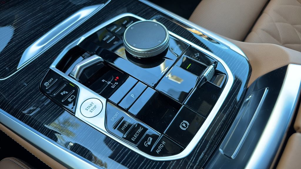 New 2026 BMW X5 xDrive50e image 15