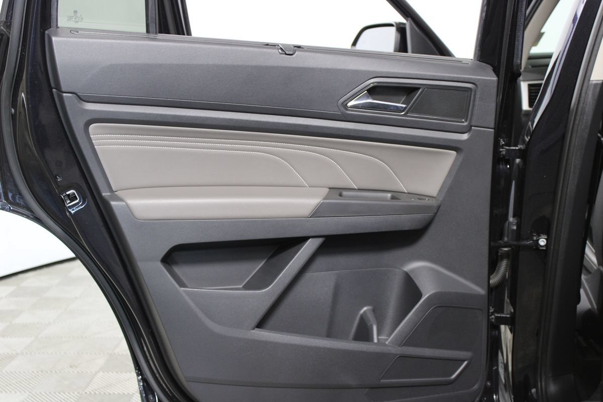 Used 2023 Volkswagen Atlas SE w/ Panoramic Sunroof Package FWD image 29