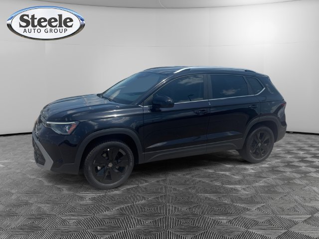 New 2026 Volkswagen Taos SE FWD image 1