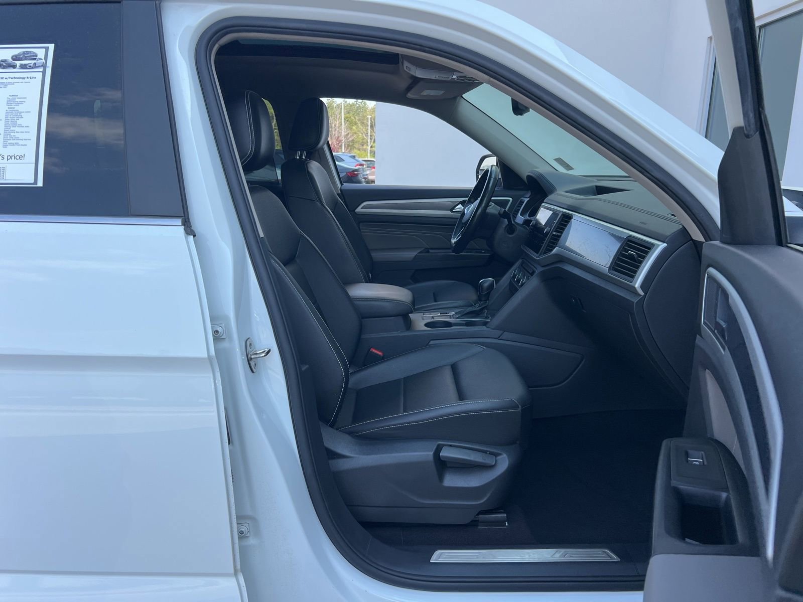 Used 2021 Volkswagen Atlas SE w/ Panoramic Sunroof Package image 40