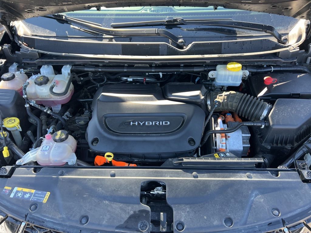 Used 2022 Chrysler Pacifica Touring-L w/ Uconnect Theater Family Group image 30