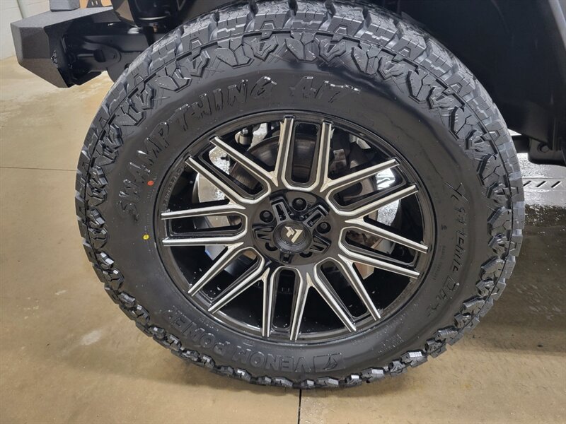 Used 2022 Jeep Wrangler Unlimited Sahara w/ Cold Weather Group AWD/4WD image 19