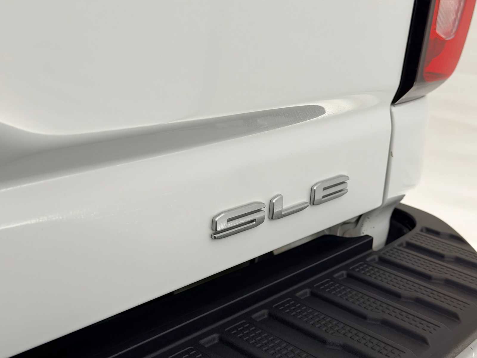 Used 2025 GMC Sierra 3500 SLE w/ SLE Value Package image 14