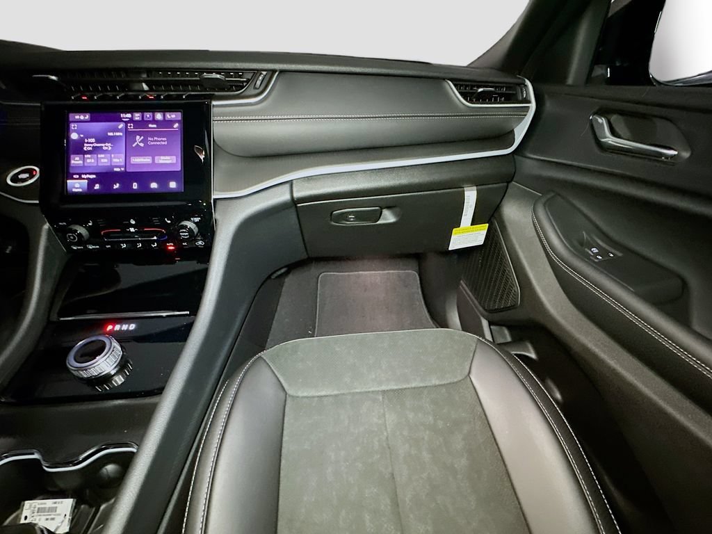 New 2025 Jeep Grand Cherokee Altitude AWD/4WD image 26
