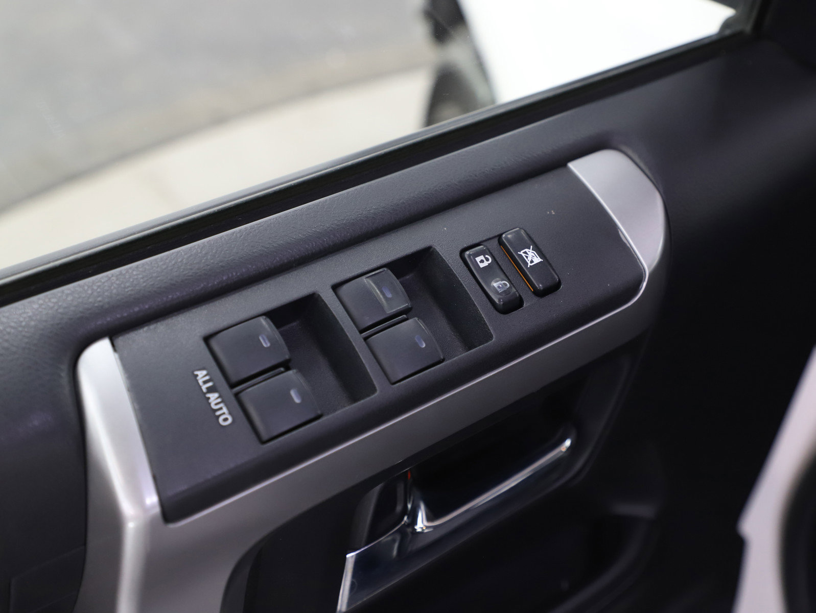 Used 2016 Toyota 4Runner SR5 image 19
