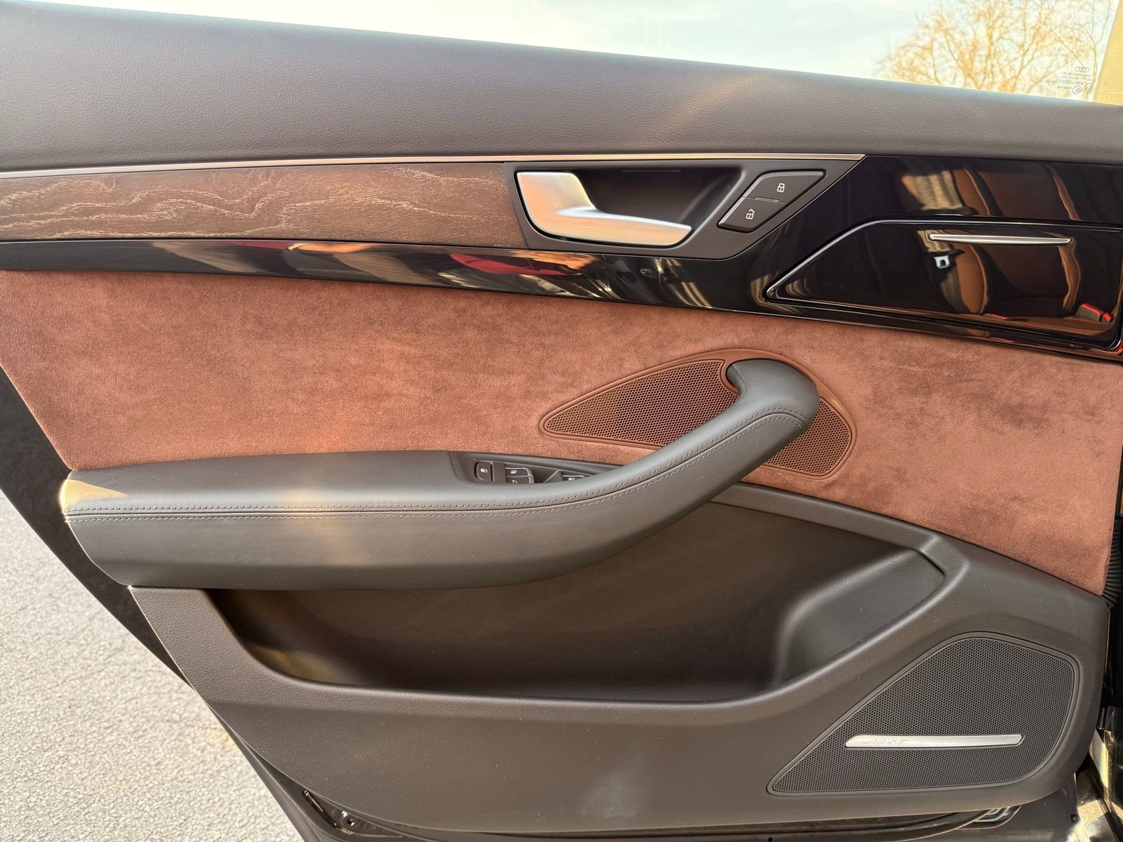 Used 2015 Audi A8 L 4.0T image 29