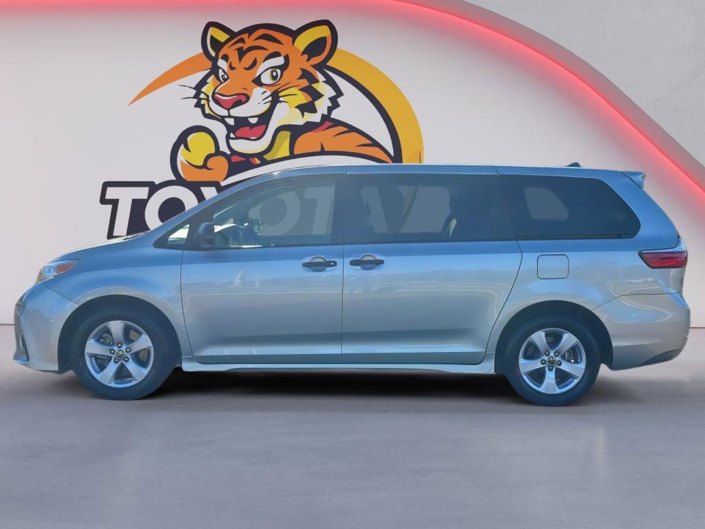 Used 2020 Toyota Sienna L image 8