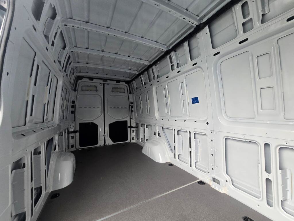 New 2025 Mercedes-Benz eSprinter 170 Cargo image 22