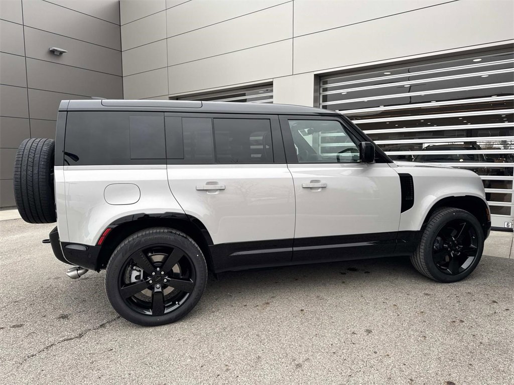 New 2026 Land Rover Defender 110 X-Dynamic SE image 6