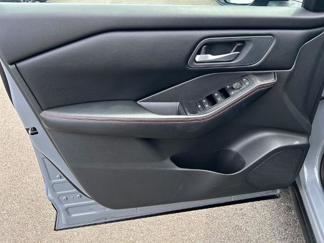 Used 2025 Nissan Rogue SV AWD/4WD image 17