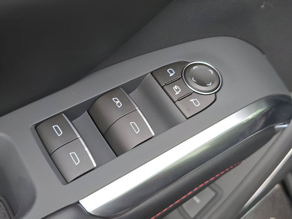 New 2027 Chevrolet Traverse RS w/ LPO, Floor Liner Package AWD/4WD image 26