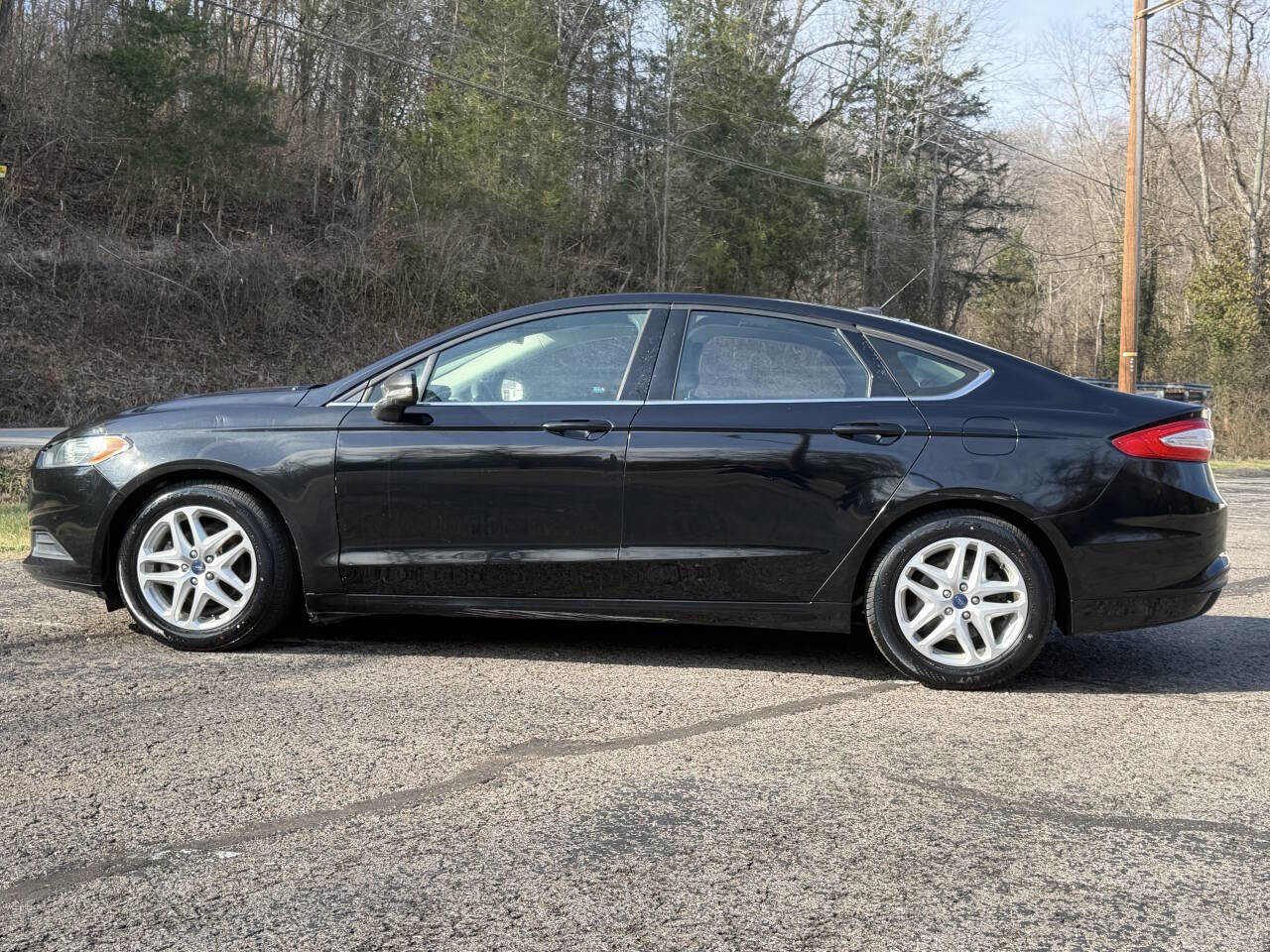 Used 2016 Ford Fusion SE image 4