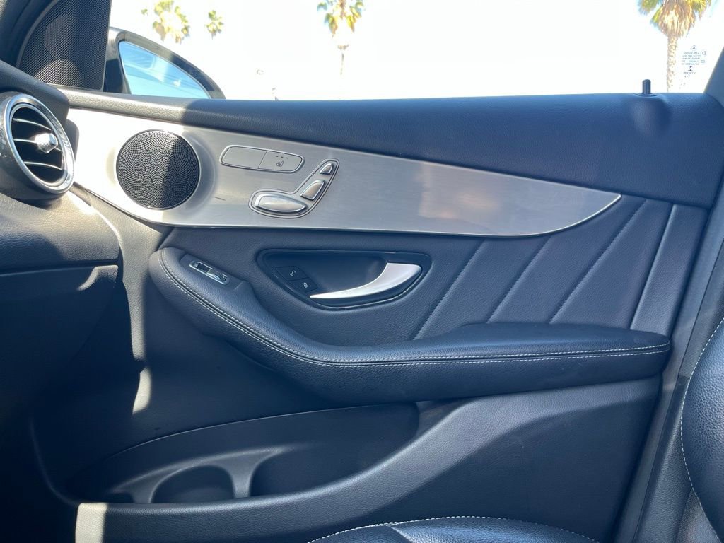 Used 2019 Mercedes-Benz GLC 300 w/ AMG Line image 15