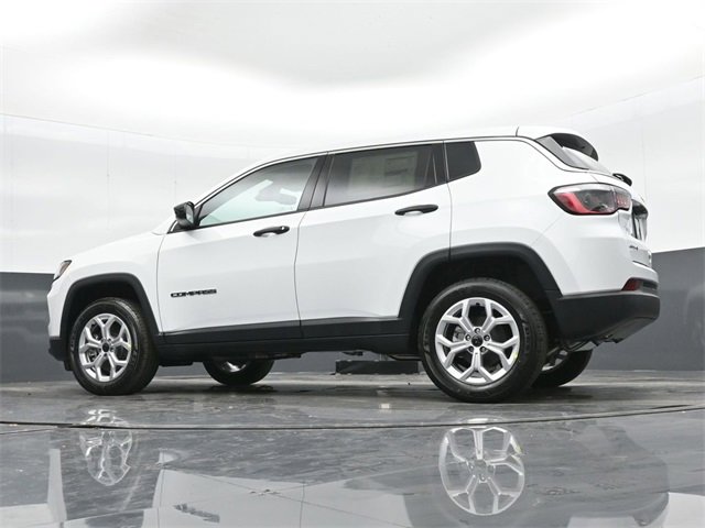 Used 2025 Jeep Compass Sport image 36