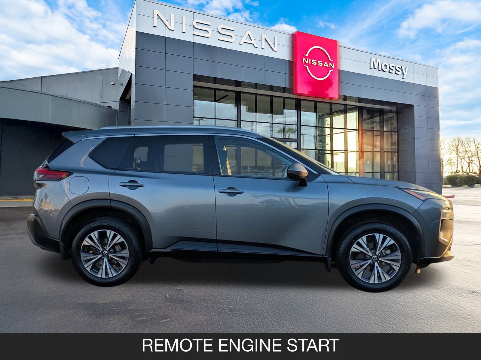 Used 2021 Nissan Rogue SV w/ Premium Package image 6