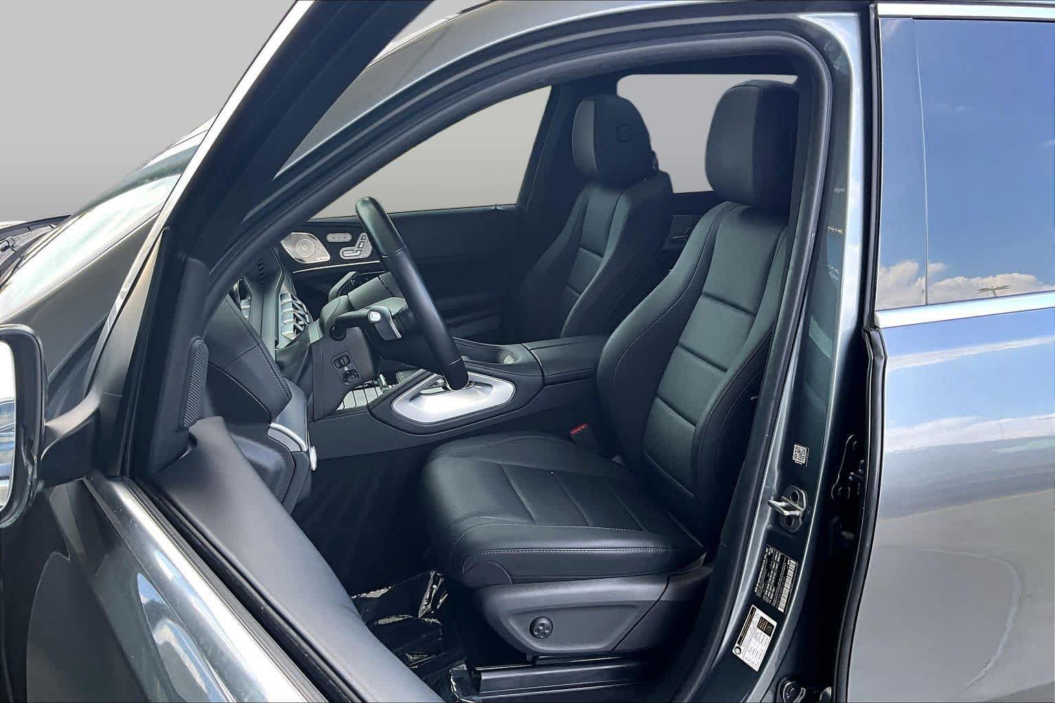 Used 2024 Mercedes-Benz GLS 450 4MATIC image 8