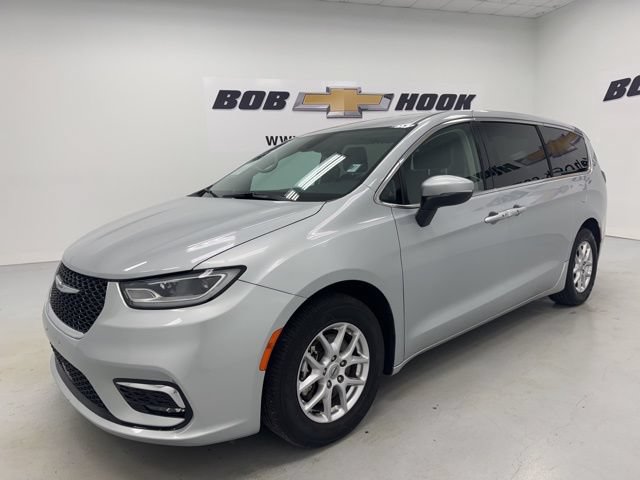 Used 2023 Chrysler Pacifica Touring-L