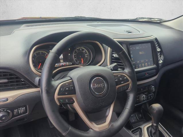 Used 2017 Jeep Cherokee Limited FWD image 9