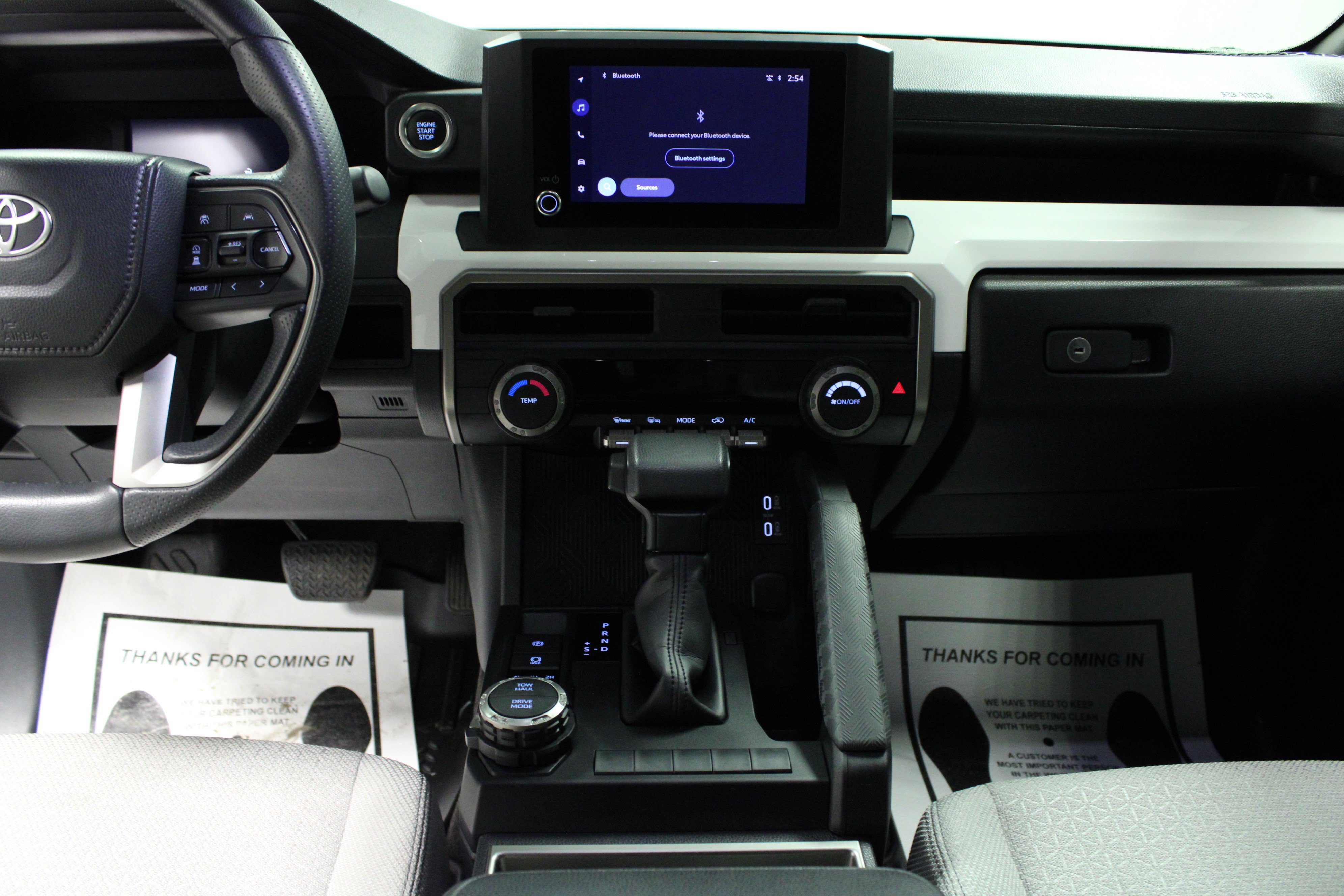 Used 2025 Toyota 4Runner SR5 AWD/4WD image 17