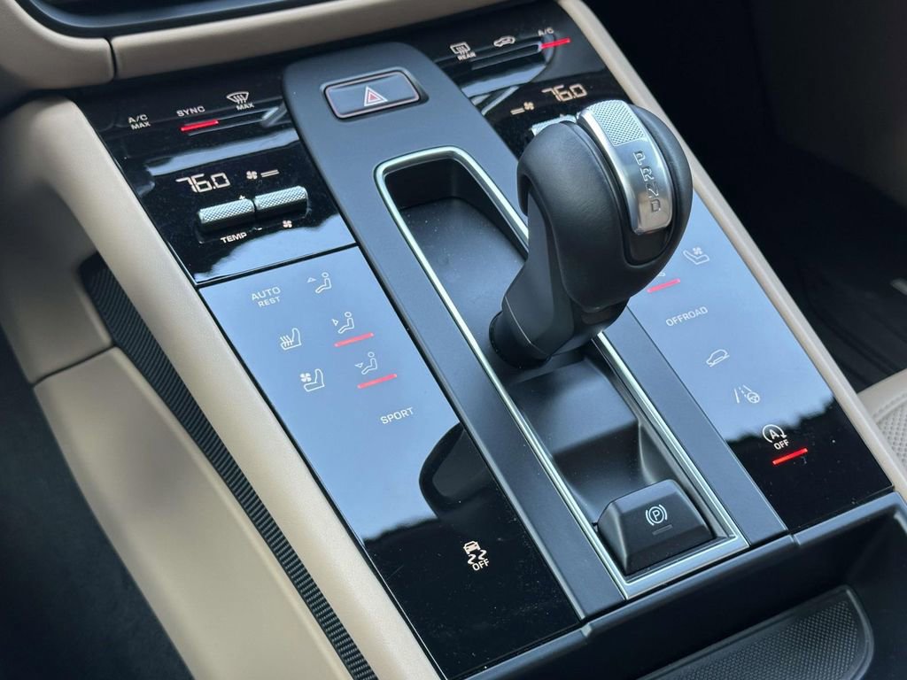 Certified 2025 Porsche Macan image 29