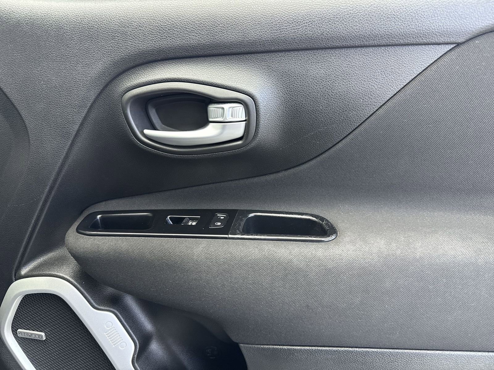 Used 2020 Jeep Renegade Latitude w/ UConnect 8.4 Nav Group image 35