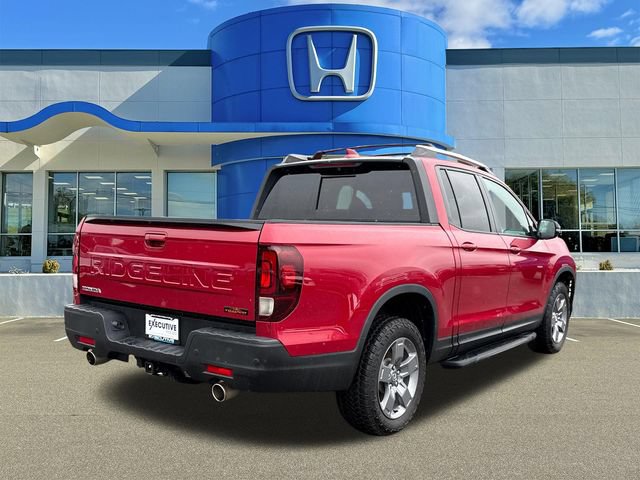 Used 2025 Honda Ridgeline TrailSport image 2
