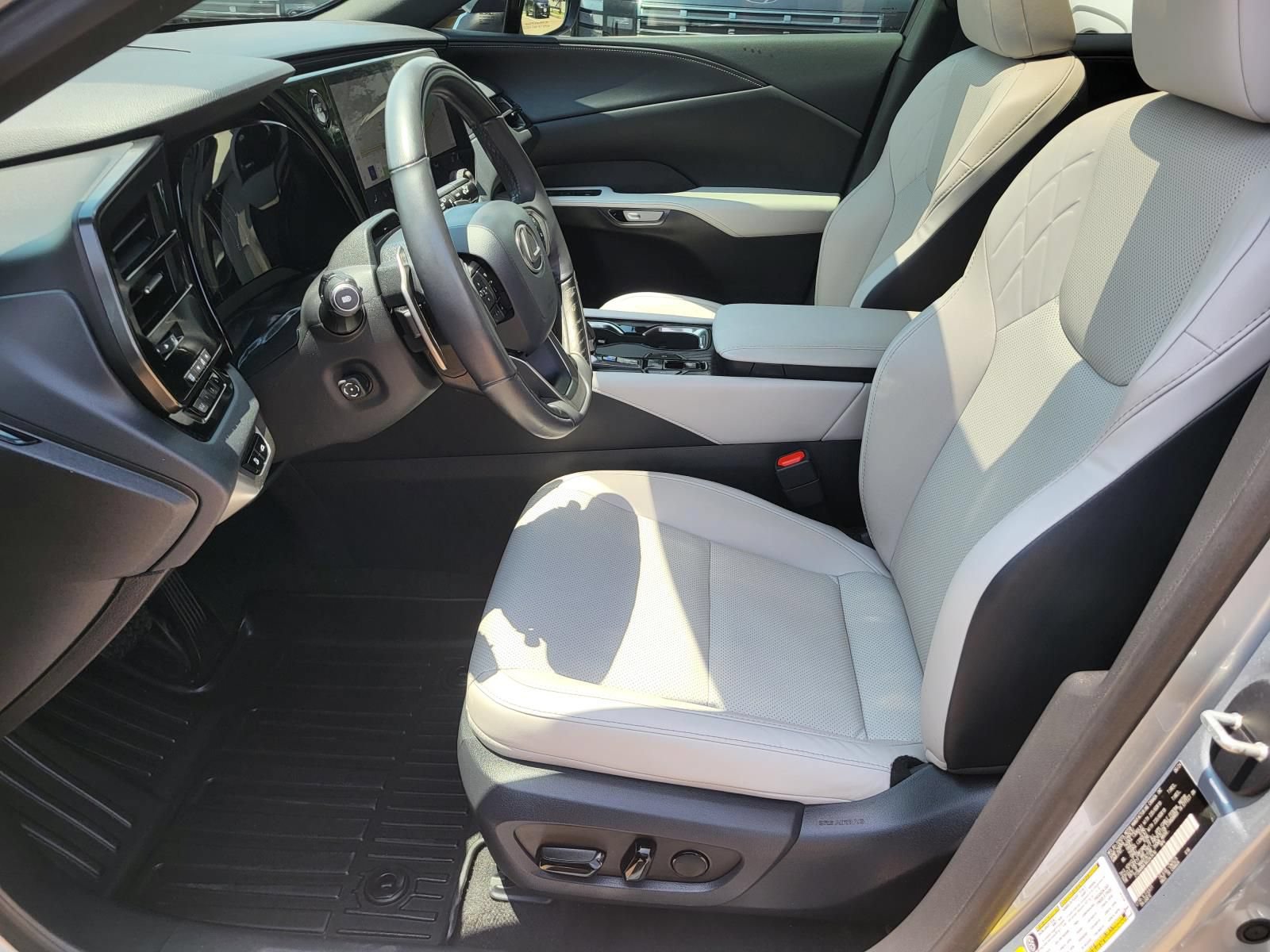 Used 2024 Lexus RX 350 Premium w/ Convenience Package FWD image 19