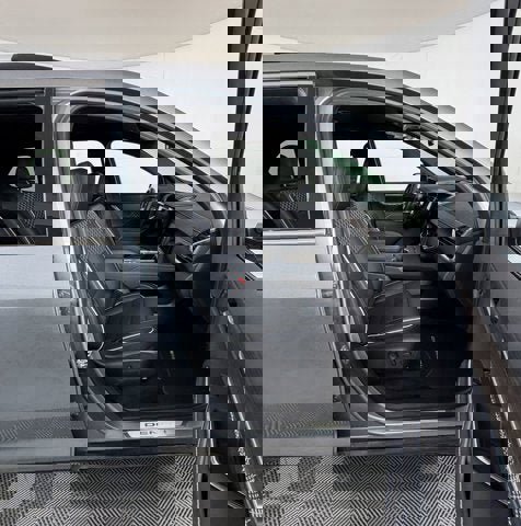 Certified 2025 GMC Acadia Denali FWD image 5