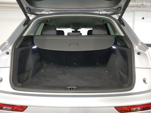 Used 2023 Audi Q5 2.0T Premium w/ Convenience Package AWD/4WD image 23