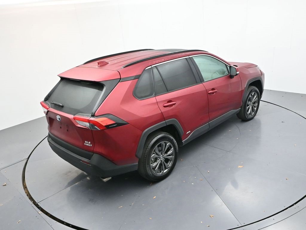 Used 2023 Toyota RAV4 XLE Premium image 24