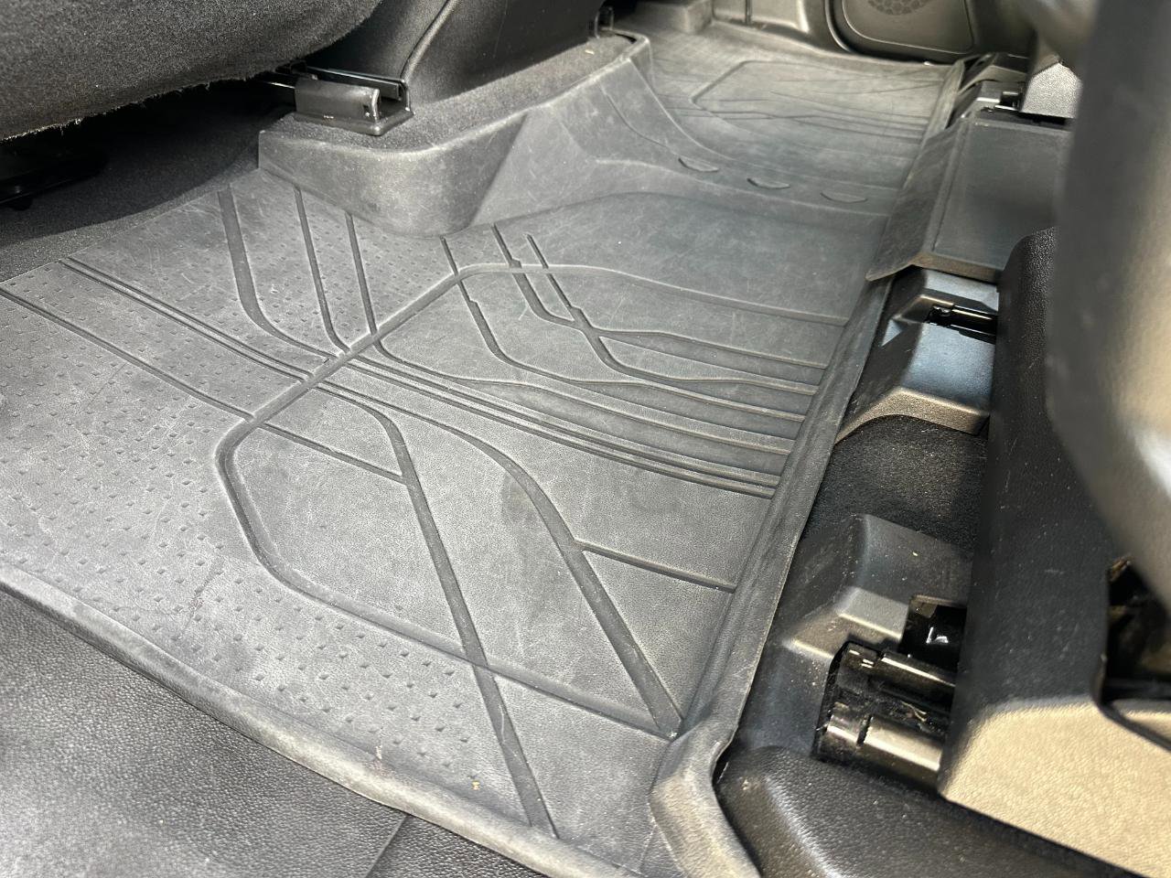 Used 2022 Chevrolet Tahoe LT w/ Luxury Package image 18