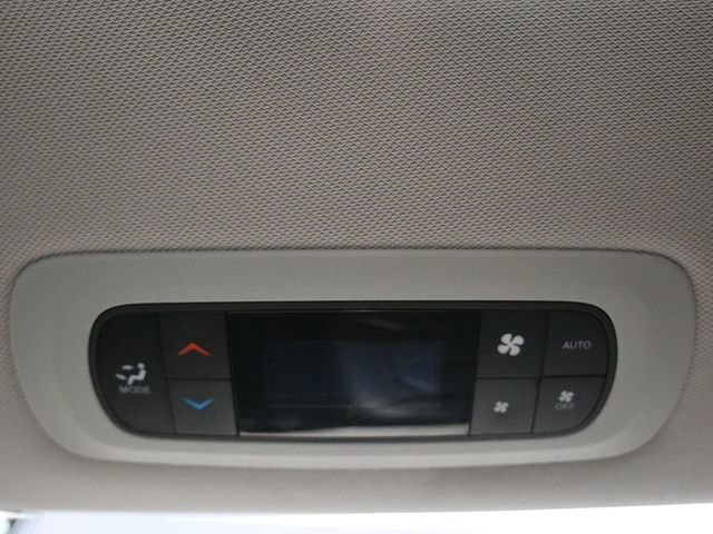 Used 2023 Chrysler Pacifica Touring-L image 14