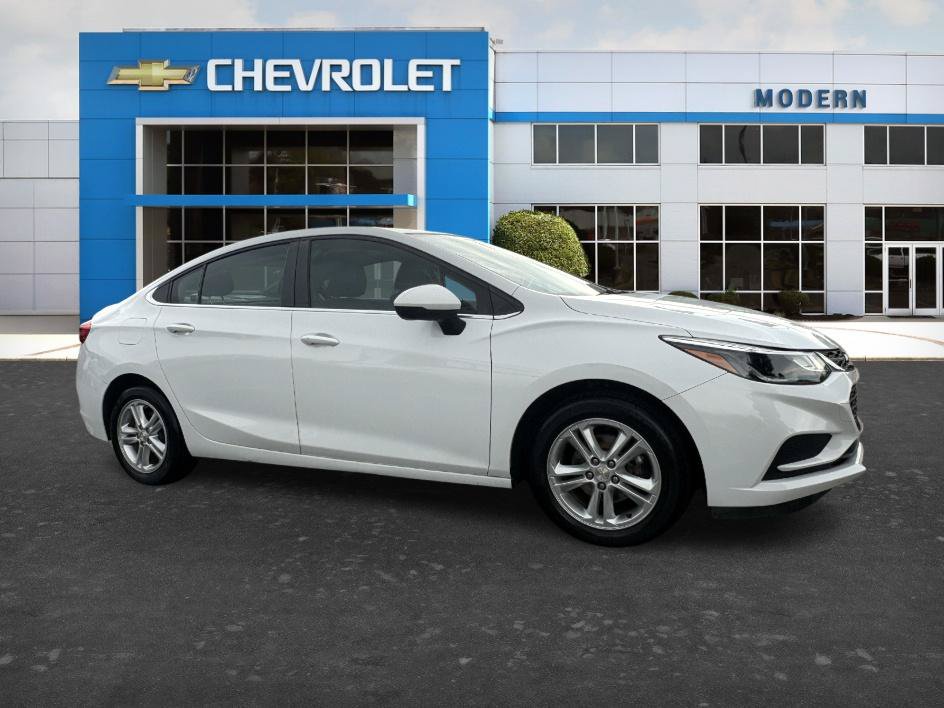 Used 2017 Chevrolet Cruze LT w/ Sun And Sound Package FWD image 5