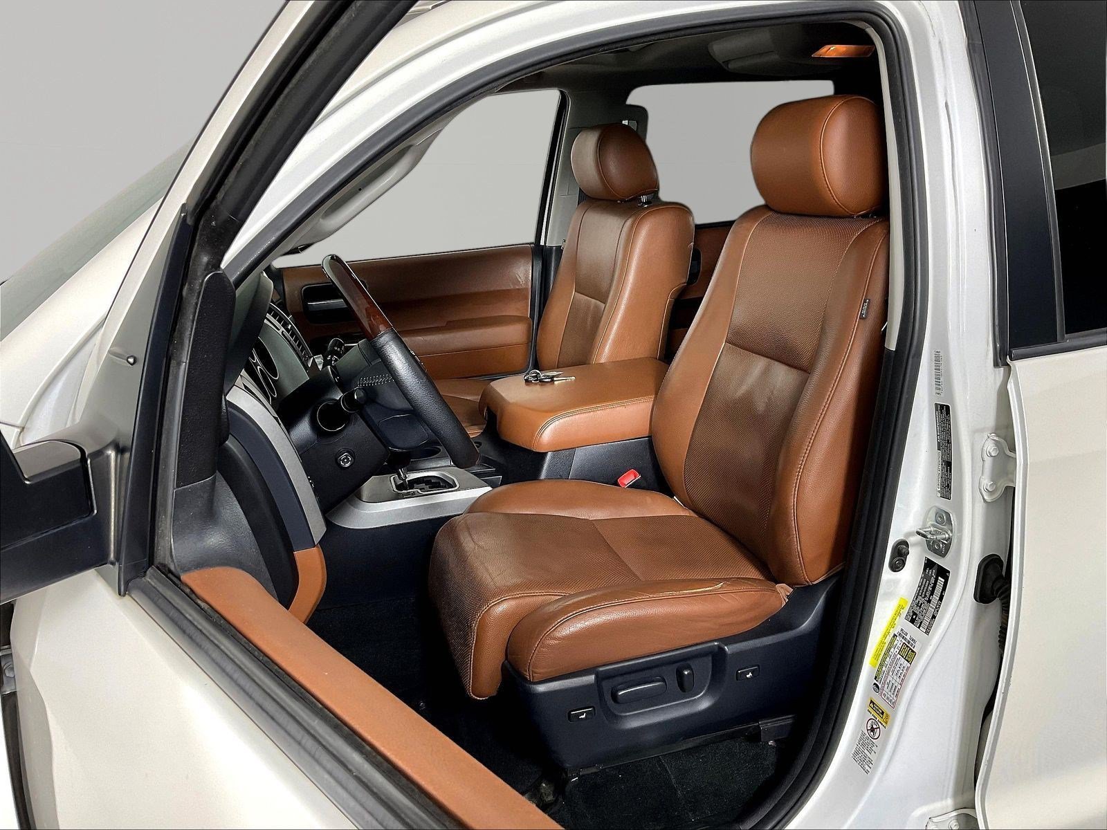 Used 2017 Toyota Sequoia Platinum RWD image 21