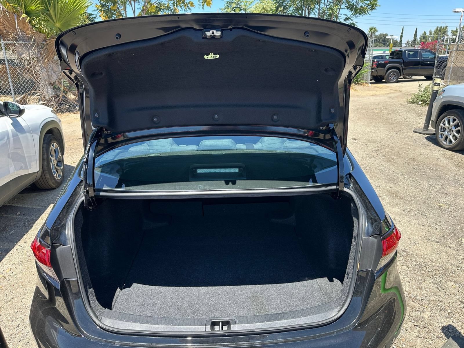 Used 2025 Toyota Corolla LE FWD image 29