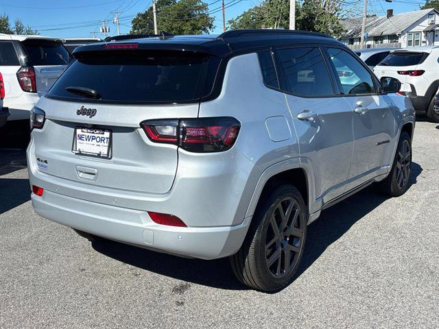 Certified 2024 Jeep Compass Limited w/ High Altitude Package image 3