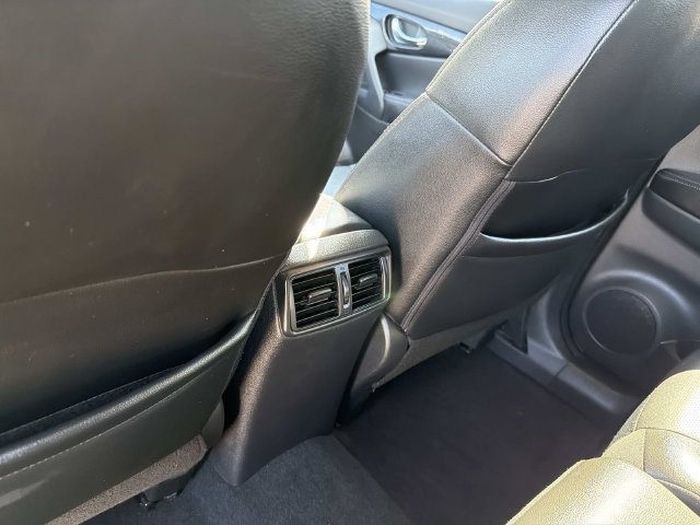 Used 2019 Nissan Rogue SL w/ Premium Package AWD/4WD image 16