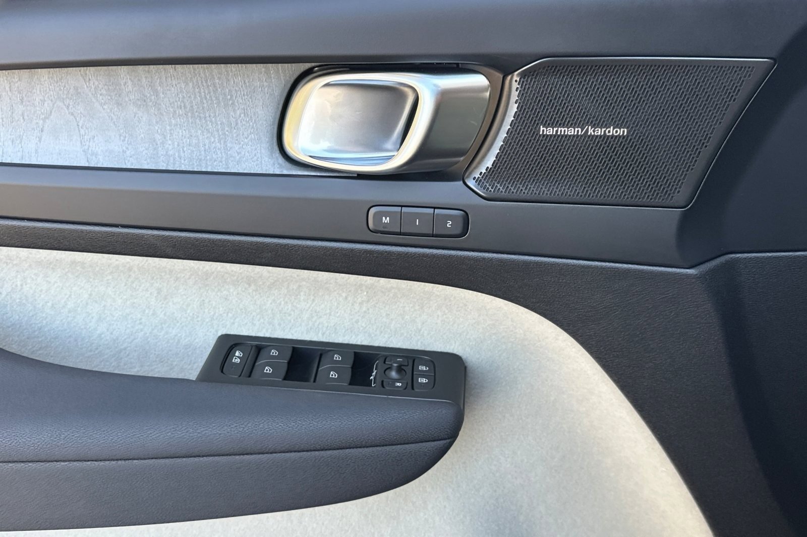 New 2026 Volvo XC40 B5 Ultra w/ Climate Package image 14