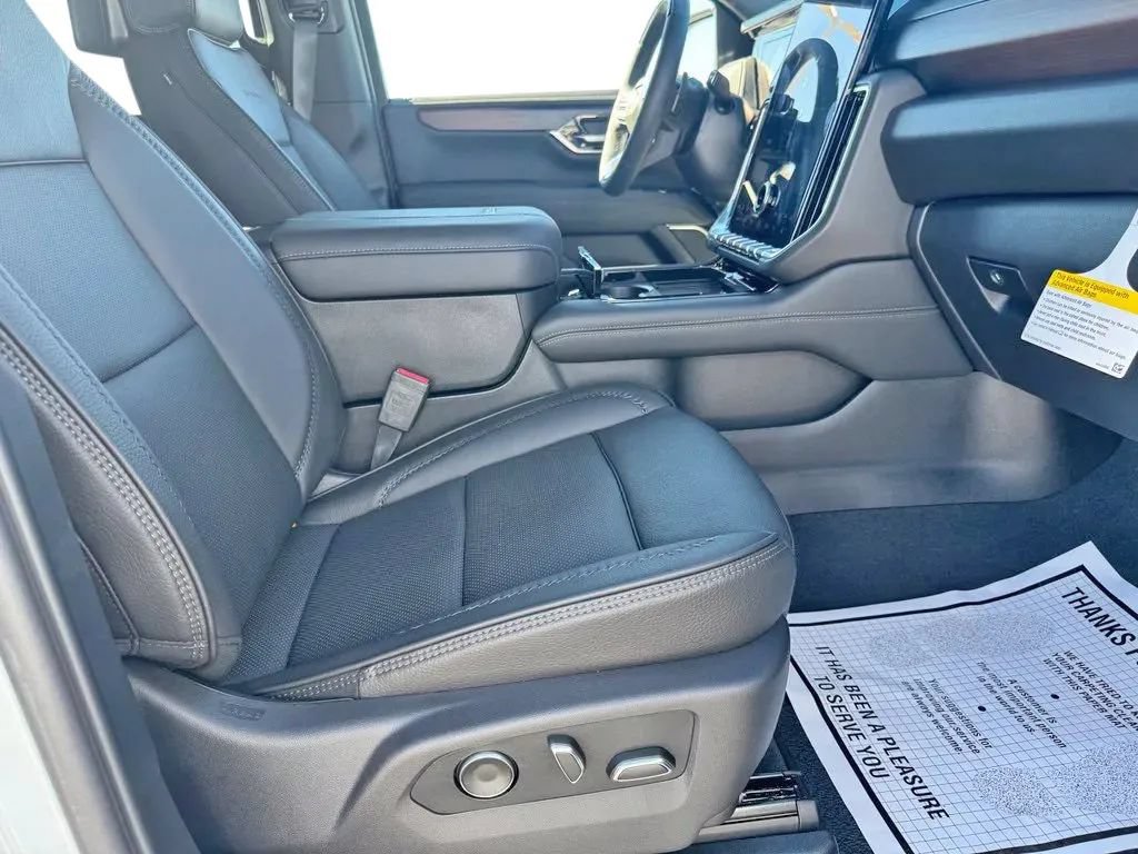 New 2026 GMC Yukon XL Denali w/ Denali Reserve Package AWD/4WD image 14
