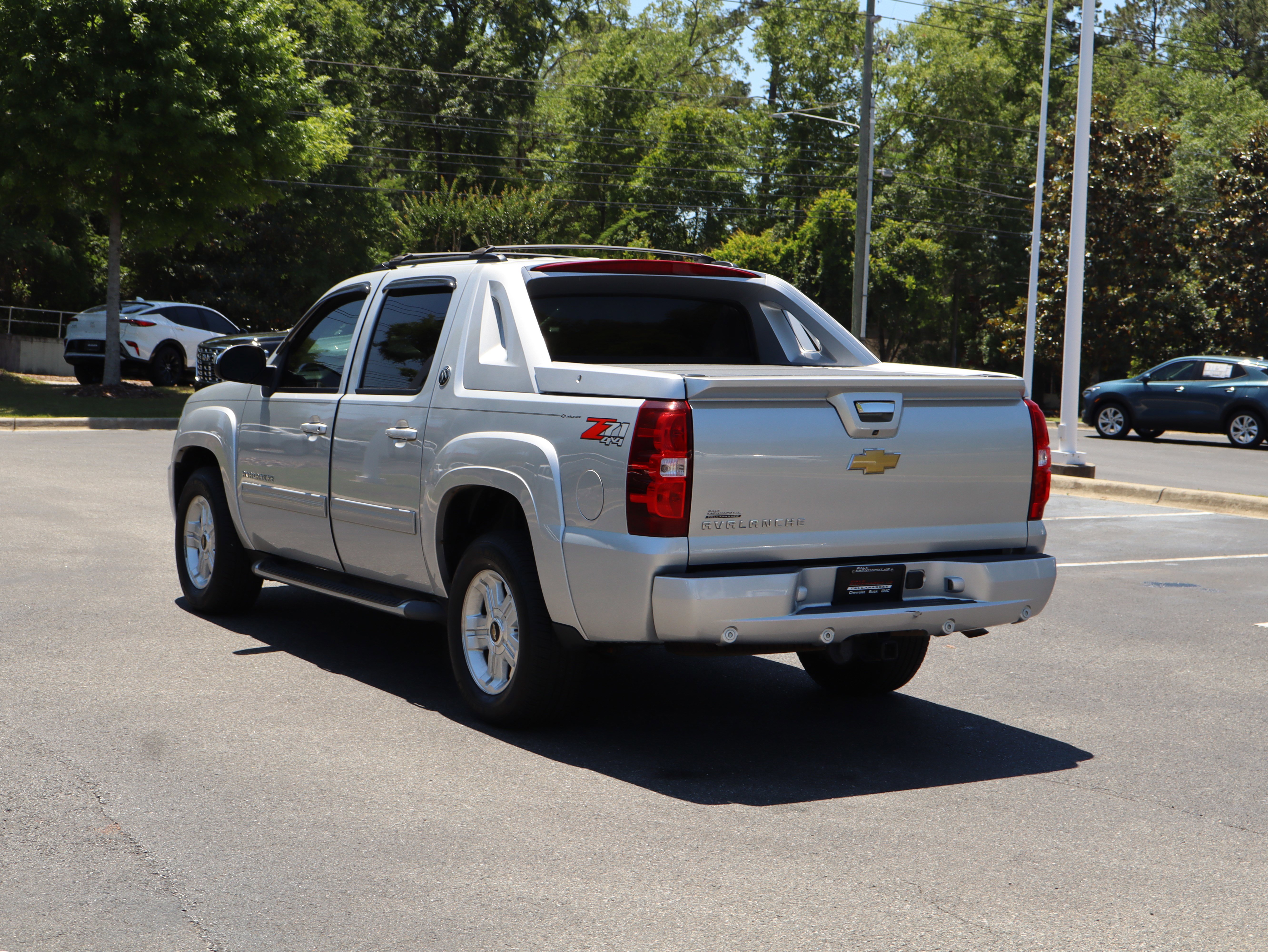 Used 2013 Chevrolet Avalanche LT AWD/4WD image 7