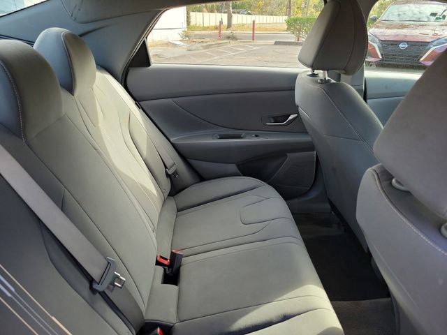 Used 2024 Hyundai Elantra SEL image 31