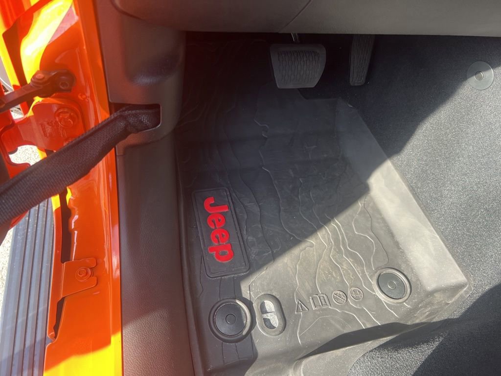 Certified 2025 Jeep Gladiator Mojave w/ Safety Group image 35